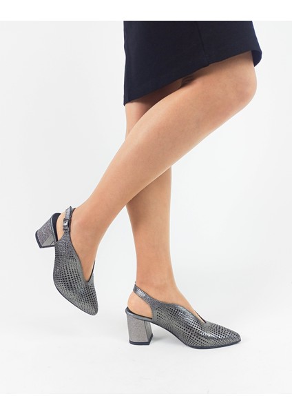 Deri Platin Renk Lazer Kesim Kalın Topuk Kadın Topuklu Sandalet modelleri