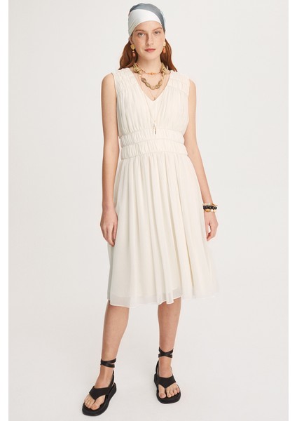 Lily Regular Fit V Yaka Ekru Elbise
