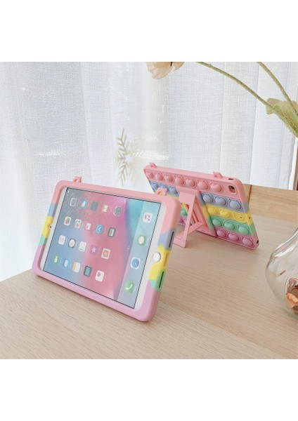 Apple iPad 7. Nesil 10.2 Inc Çocuklar Için Standlı ve Askılı Hasara Dayanıklı Bubble Kılıf A2602 A2604