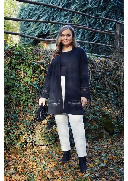 Büyük Beden Esnek ve Rahat Kolu Dantel Detaylı Hırka