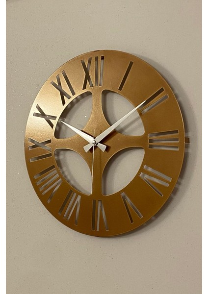 Modern metal duvar saati, 40x40 cm, bakır renk, şık ve sessiz mekanizma ile tarzınızı tamamlar
