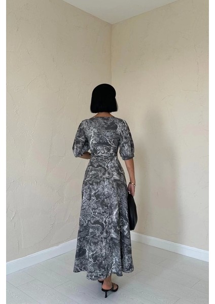 Haki Önü Düğmeli Kalp Yaka Elbise fırsatları