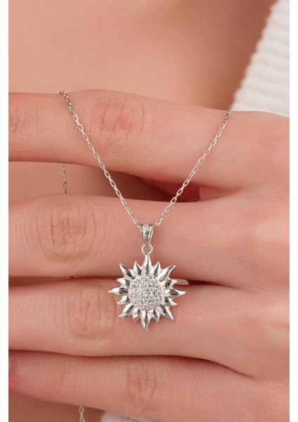 925 Ayar Gümüş Şık Tasarım Taşlı Güneş Kadın Kolye