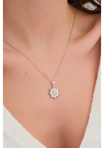925 Ayar Gümüş Şık Tasarım Taşlı Güneş Kadın Kolye fiyatları