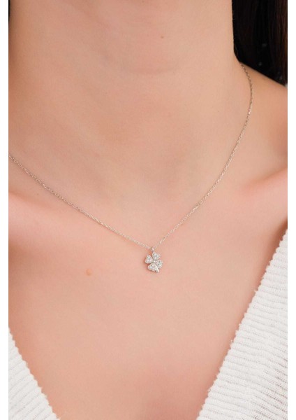 925 Ayar Gümüş Taşlı Yonca Motifli Kadın Kolye fiyatları