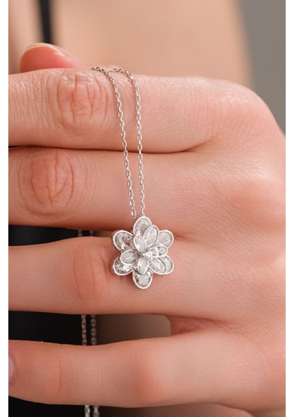 925 Ayar Gümüş Beyaz Lotus Çiçeği Kolye