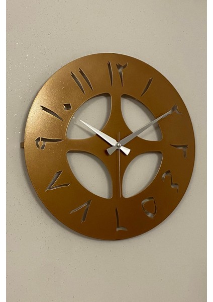 Modern metal duvar saati, 40x40 cm, şık ve sessiz mekanizmalı. fiyatları