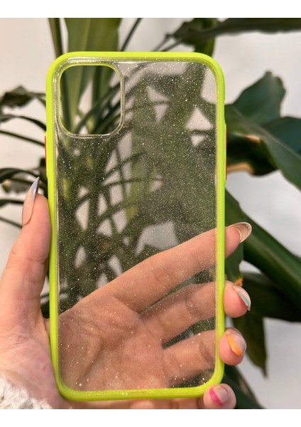 iPhone 11 Şeffaf Simli Yeşil Kenar Detaylı Silikon Kılıf