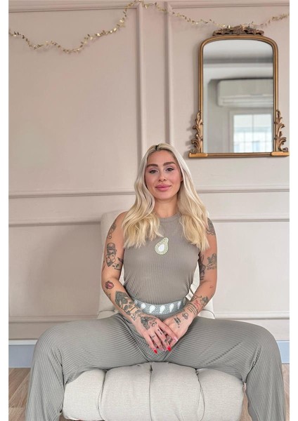 Haki Avocado Verde Desenli Örme Sıfır Kol Kadın Pijama Takımı