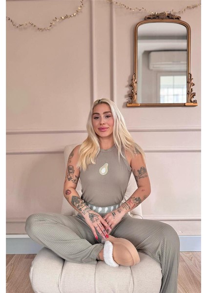 Haki Avocado Verde Desenli Örme Sıfır Kol Kadın Pijama Takımı