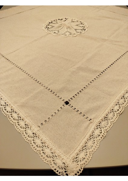 Ortası El Işi Dantelli Otantik Buldan Cenddere 105X105 cm Masa Örtüsü