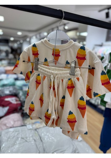 Dondurma Desenli Tshirt ve Şortlu Kız Çocuk Ikili Takım