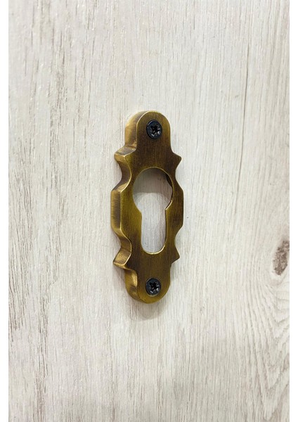 Pirinç Döküm Antik Sarı Rengi 8 cm Kilit Rozeti fiyatları