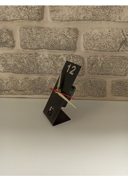 Metal Lazer Kesim Masa Saati modelleri