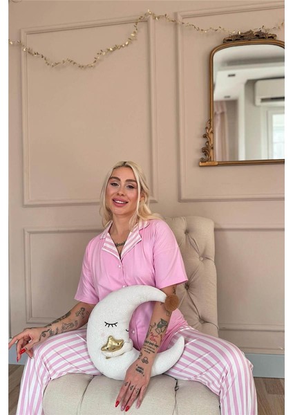 Toz Pembe Line Desenli Bambu Önden Düğmeli Kısa Kol Pijama Takımı fiyatları