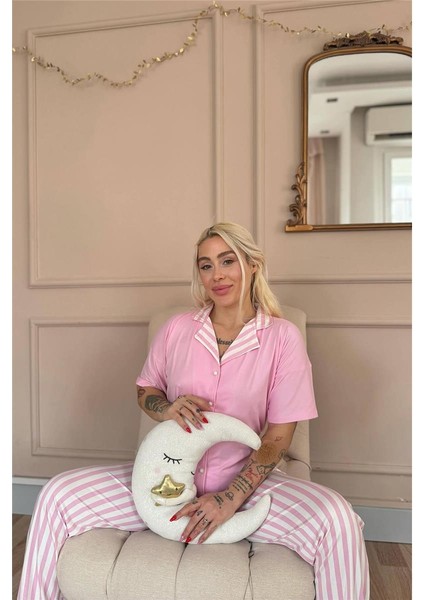 Toz Pembe Line Desenli Bambu Önden Düğmeli Kısa Kol Pijama Takımı fırsatları