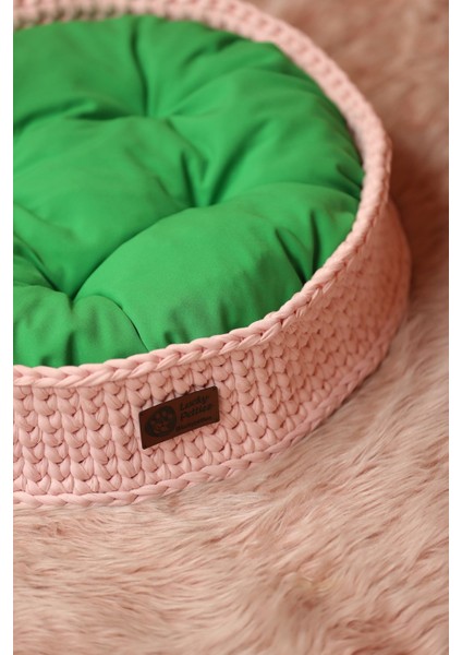 Yumuşak örgü yatak, pudra ve yeşil renklerde rahat uyku keyfi sağlar modelleri