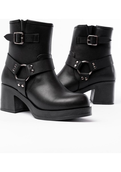 Siyah Toka Aksesuarlı Fermuarlı Kalın Topuklu Günlük Kadın Bot