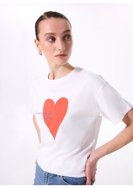 Bisiklet Yaka Baskılı Beyaz Kadın T-Shirt F5SL-TST0424