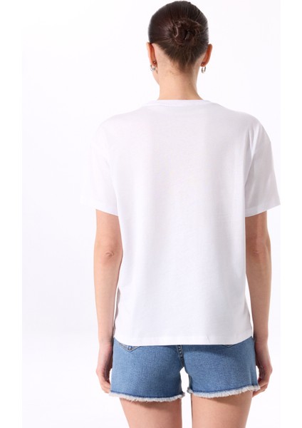 Bisiklet Yaka Baskılı Beyaz Kadın T-Shirt F5SL-TST0424 indirimleri