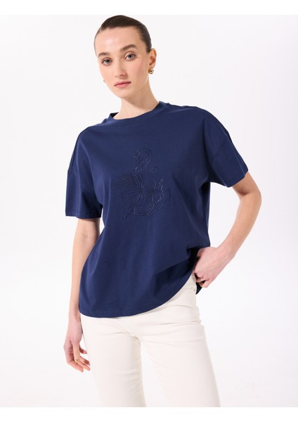 Bisiklet Yaka Nakışlı Lacivert Kadın T-Shirt F5SL-TST0111 modelleri