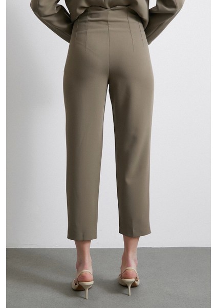 Önü Pensli Skinny Kumaş Pantolon Haki fırsatları