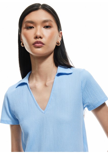 Regular Fit Dokulu Kısa Kollu V Polo Yaka Tişört