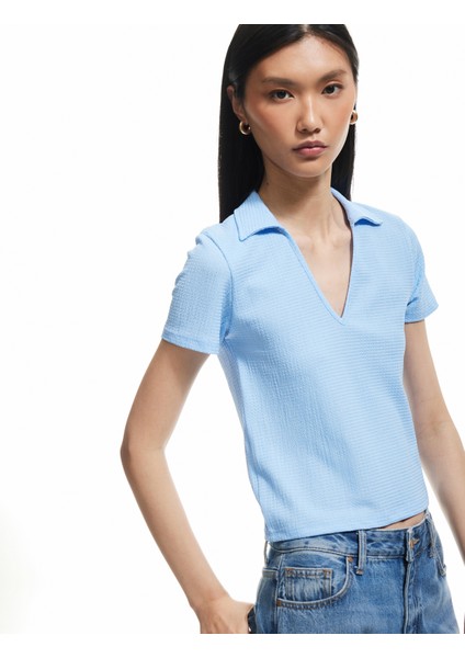 Regular Fit Dokulu Kısa Kollu V Polo Yaka Tişört