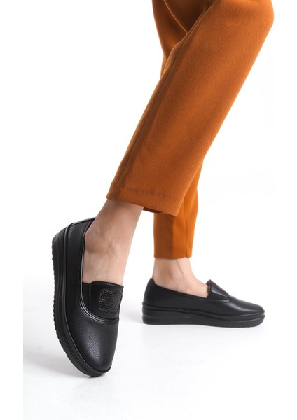Kadın Yanı Lastik Detaylı Slip-On Günlük Ayakkabı Tam Kalıp Esnek Taban Günlük Ayakkabı