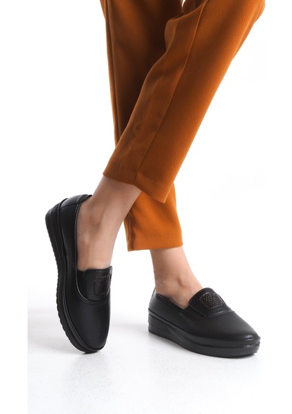 Kadın Yanı Lastik Detaylı Slip-On Günlük Ayakkabı Tam Kalıp Esnek Taban Günlük Ayakkabı