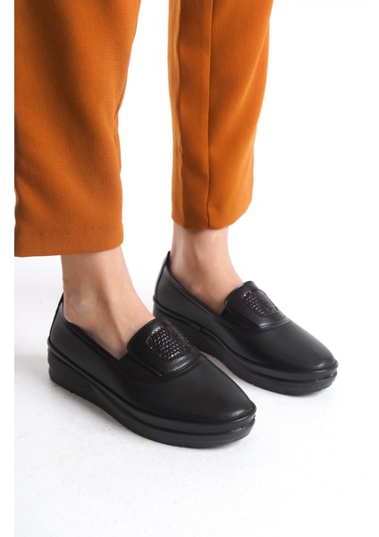 Kadın Yanı Lastik Detaylı Slip-On Günlük Ayakkabı Tam Kalıp Esnek Taban Günlük Ayakkabı