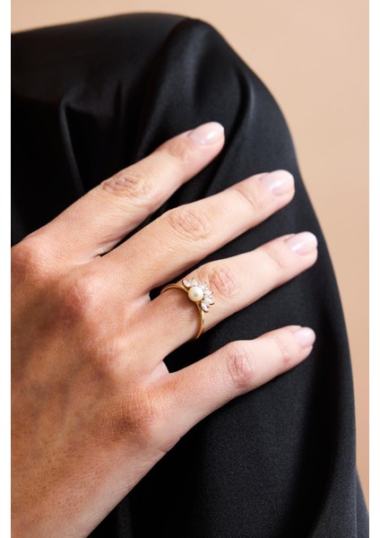 14 Ayar Altın 6 mm Yarım Çiçek Modelli Doğal İnci Küpe Kolye Yüzük Üçlü Set fırsatları