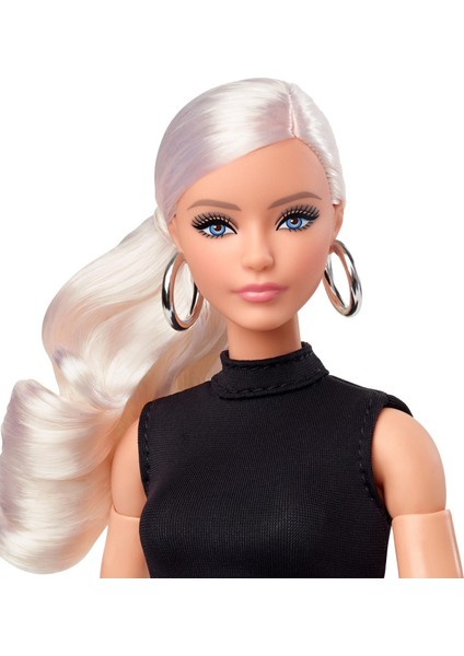 Basics Koleksiyonluk Bebek, Sarı Saçlı Model 02, Siyah Elbise ve Gladyatör Çizmeler JBH71