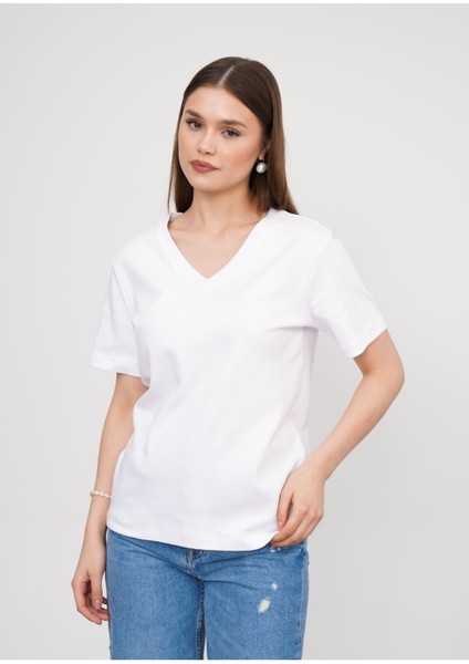 Regular Fit V Yaka Kadın T-Shirt