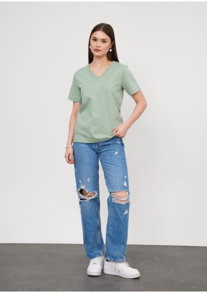 Regular Fit V Yaka Kadın T-Shirt