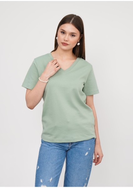Regular Fit V Yaka Kadın T-Shirt