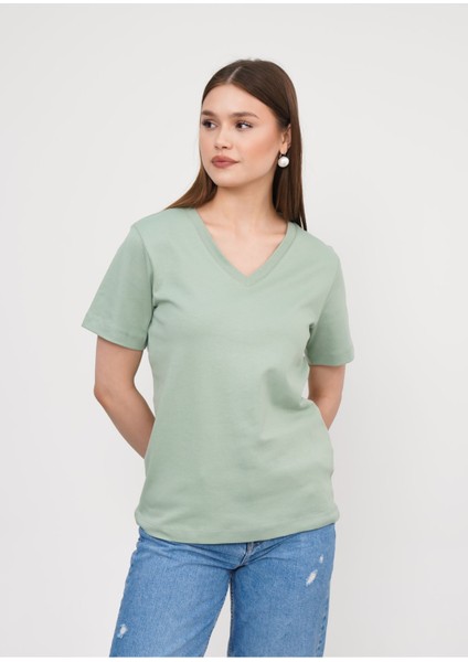 Regular Fit V Yaka Kadın T-Shirt