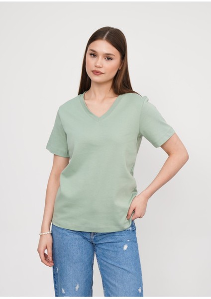 Regular Fit V Yaka Kadın T-Shirt