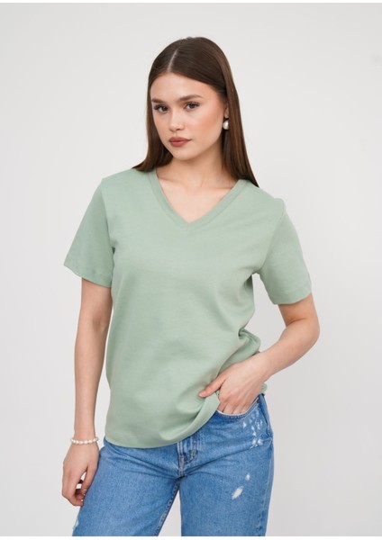 Regular Fit V Yaka Kadın T-Shirt