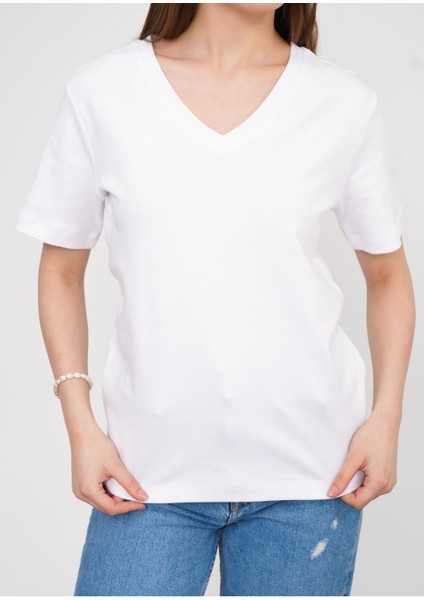 Regular Fit V Yaka Kadın T-Shirt indirimleri