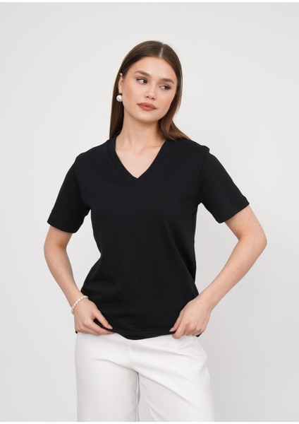 Regular Fit V Yaka Kadın T-Shirt