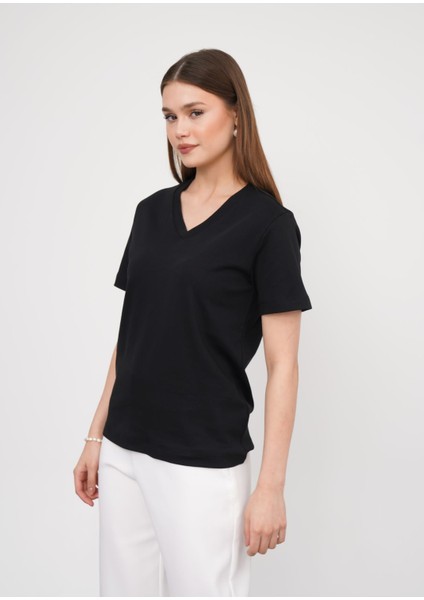 Regular Fit V Yaka Kadın T-Shirt