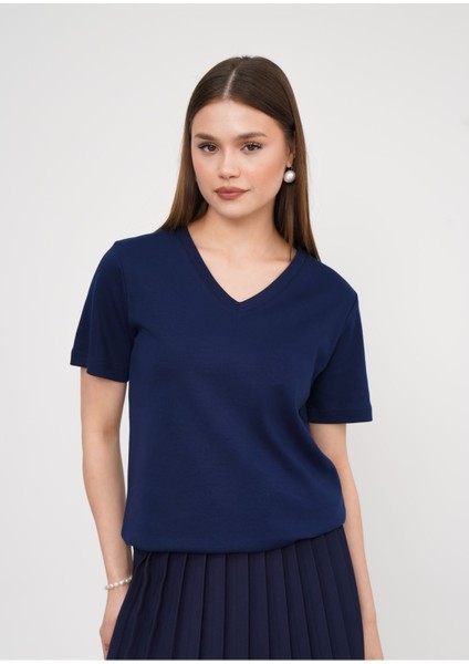Regular Fit V Yaka Kadın T-Shirt indirimleri