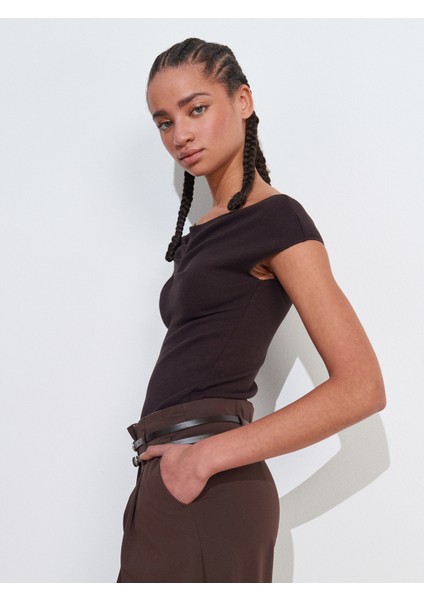 31718 Omuzları Açık Pile Detaylı Top-Koyu Kahve indirimleri