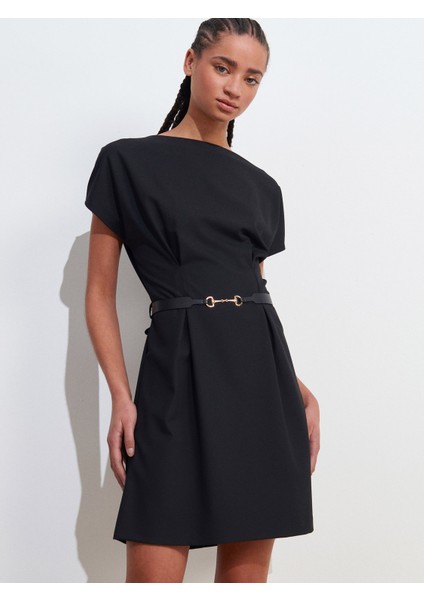 90914 Kayık Yaka Kep Kollu Elbise-Siyah