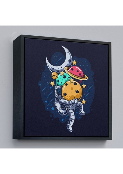 Çerçeveli Gezegenleri Kucağında Taşıyan Astronot Kanvas TABLO-5096 modelleri