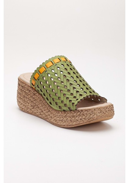 Kadın Deri Lazerli Dolgu Topuk Terlik - Fıstık Yeşili fırsatları