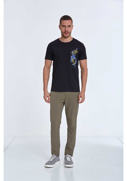 Terra Baskılı Erkek Tişört Lacivert fiyatları