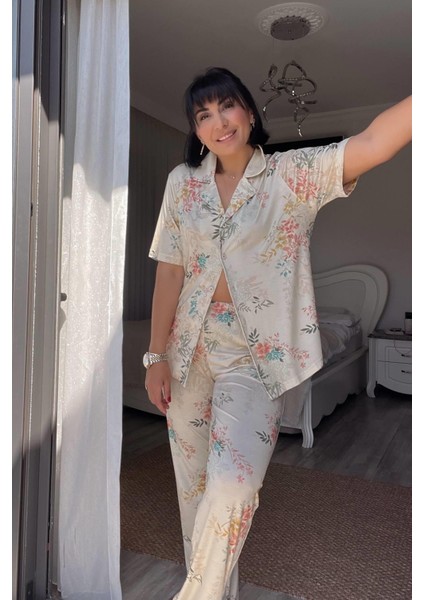 Krem Çiçek Desenli Pijama Takımı