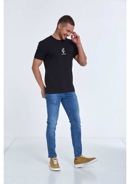 Chip Nakışlı Erkek Tişört Lacivert fırsatları